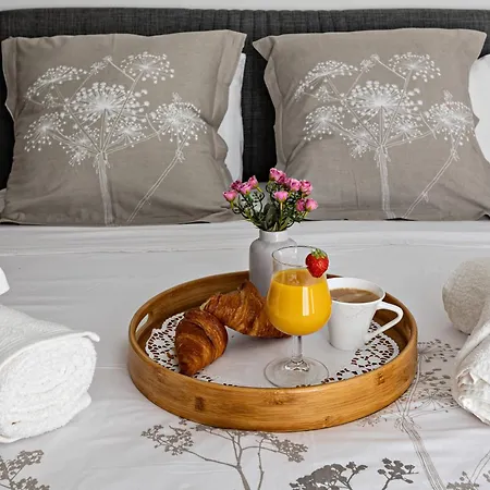 Mika A 5min De La Villa *