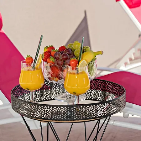 Mika A 5min De La Sérignan