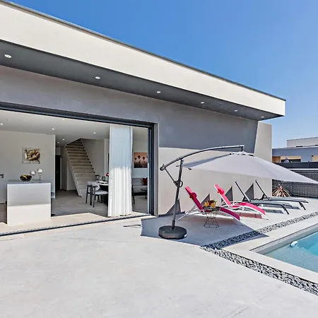 Mika A 5min De La Villa Sérignan