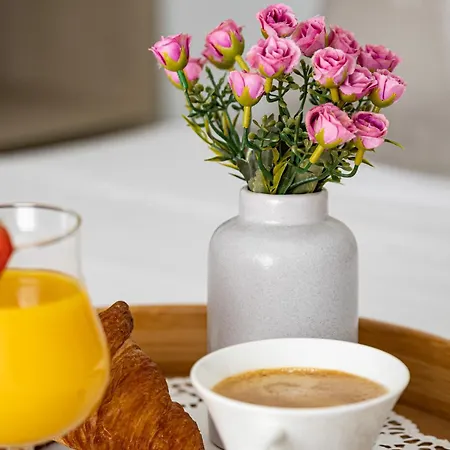 Mika A 5min De La וילה Sérignan